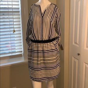 NWT Back and white dress with pockets size small